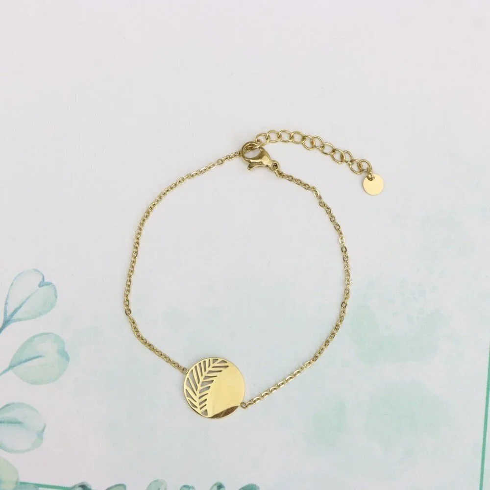 Yellow Gold Bracelet with Leaf Cutout Charm, Adjustable Size, XPBL0623